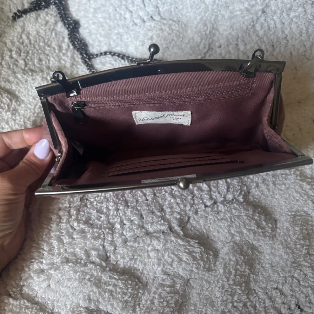 Universal Thread Elegant Soft Velvet Clutch Purse Mauve Chain Crossbody Strap